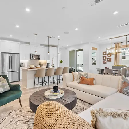 #Marbella Lane - Charming 3Br Townhouse In Anaheim Villa